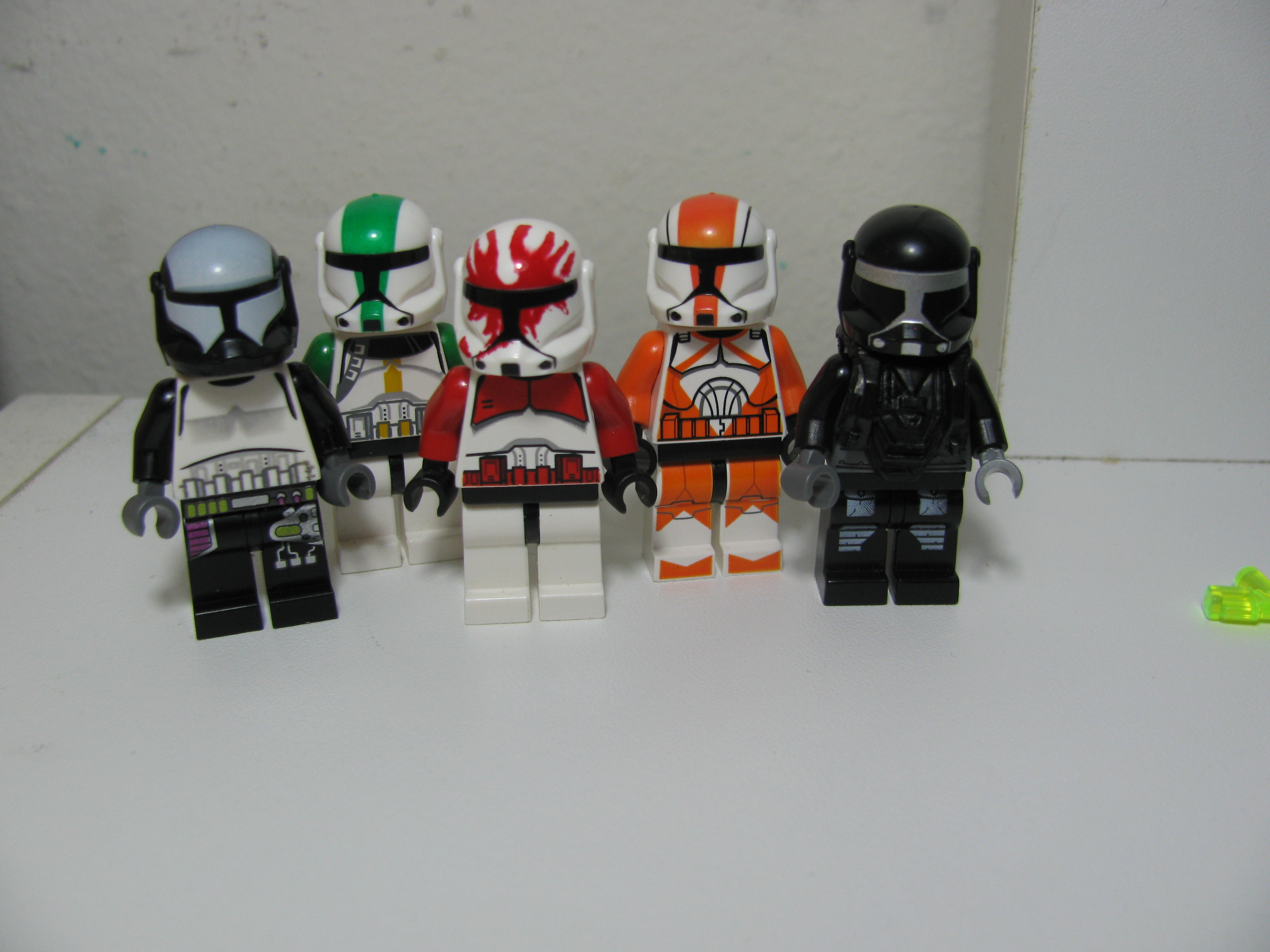 Custom Star Wars Sev Commando v2 minifigures clone trooper on lego bricks
